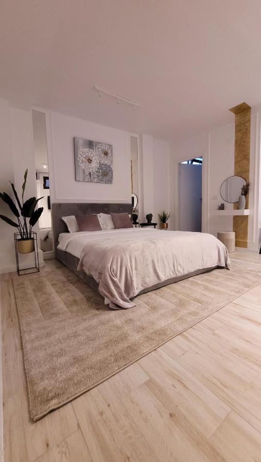 Luxury Mansion Apartamento Bucareste Exterior foto