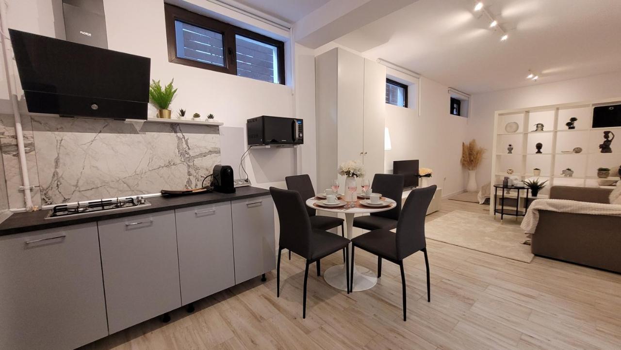 Luxury Mansion Apartamento Bucareste Exterior foto